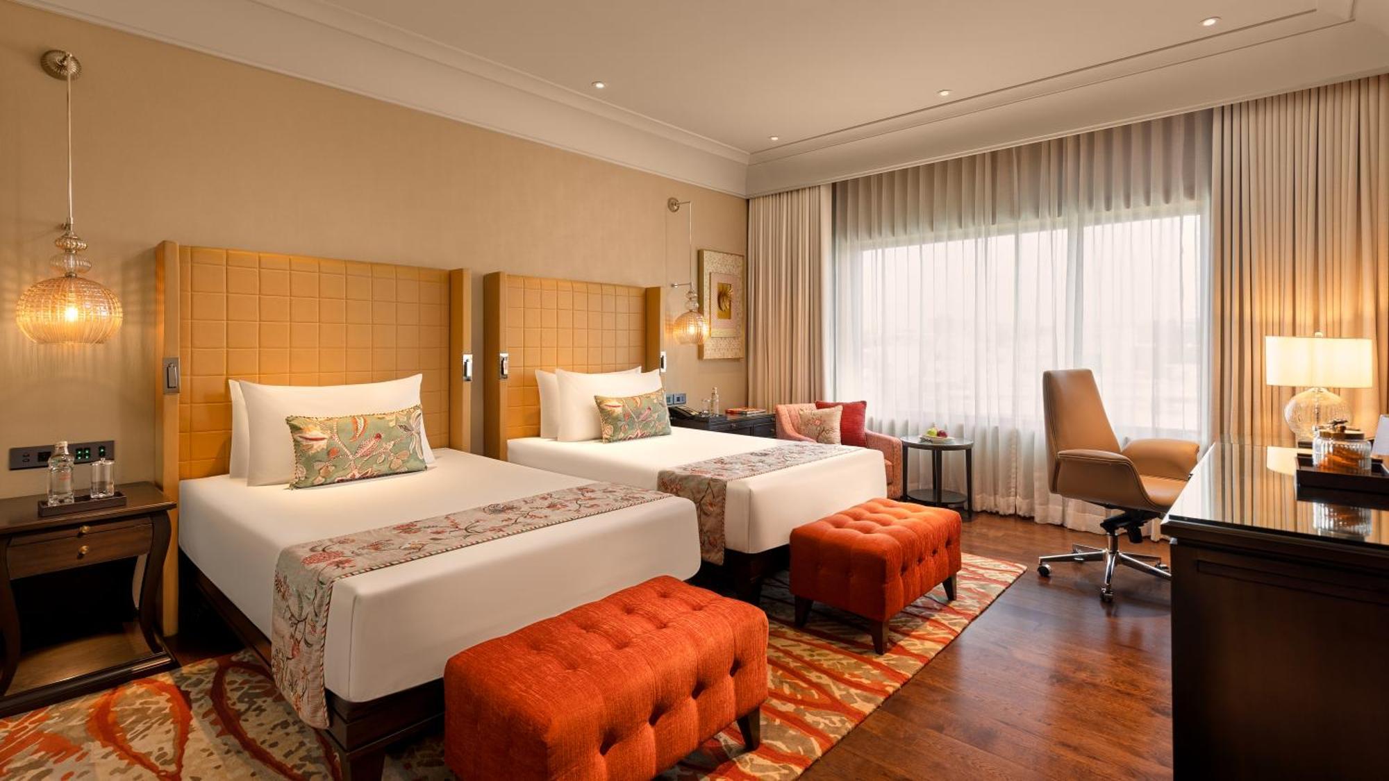 ホテル The Leela Hyderabad Banjara Hills エクステリア 写真