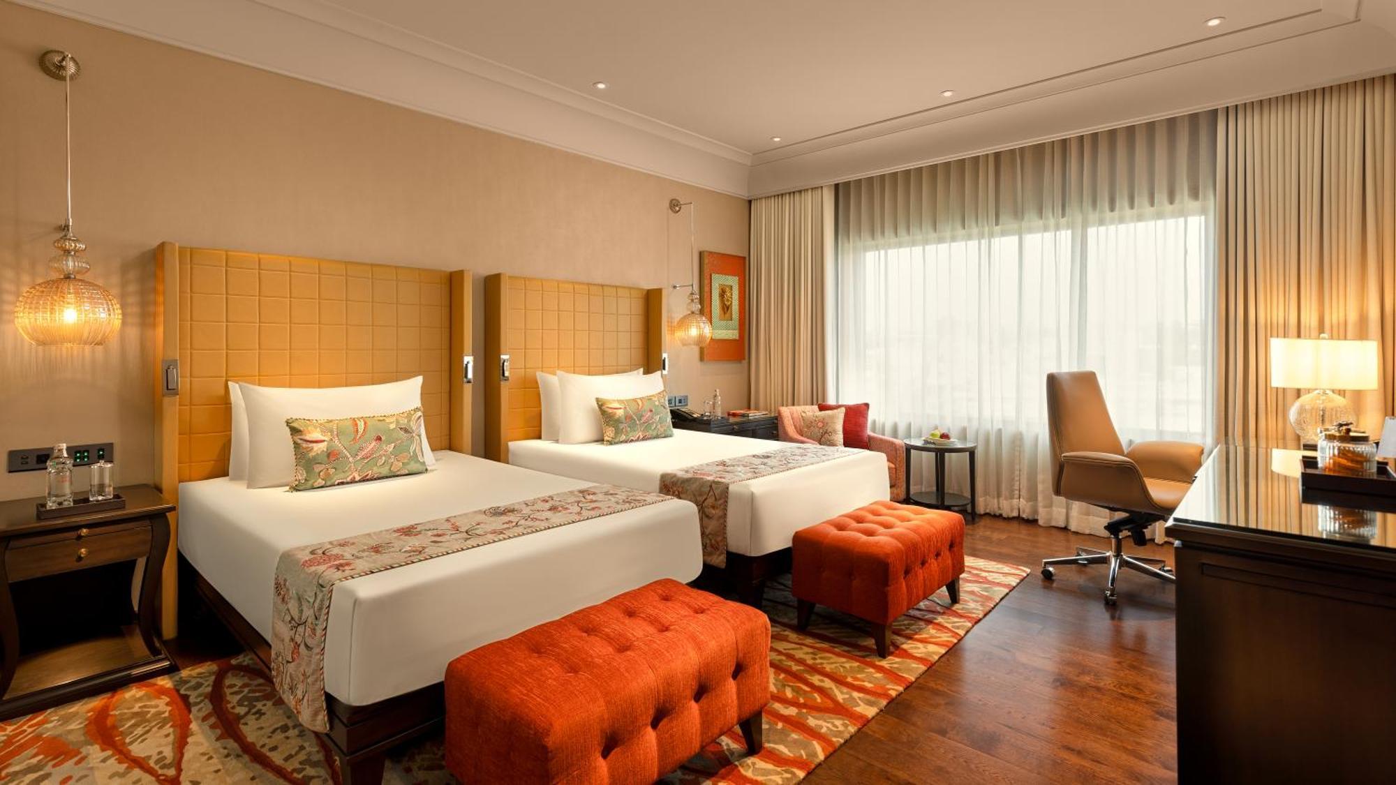 ホテル The Leela Hyderabad Banjara Hills エクステリア 写真