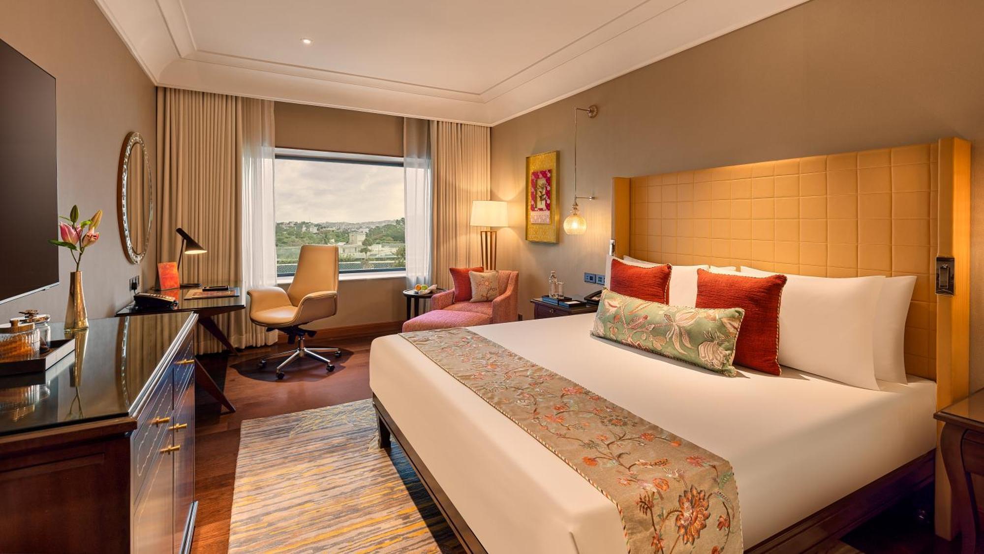 ホテル The Leela Hyderabad Banjara Hills エクステリア 写真