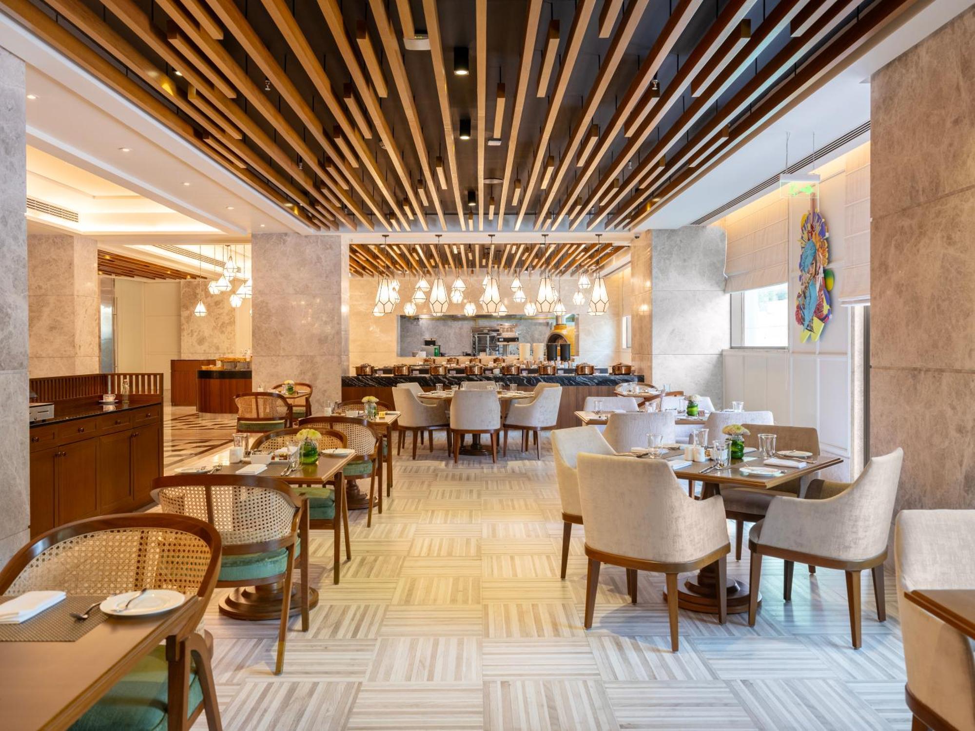 ホテル The Leela Hyderabad Banjara Hills エクステリア 写真
