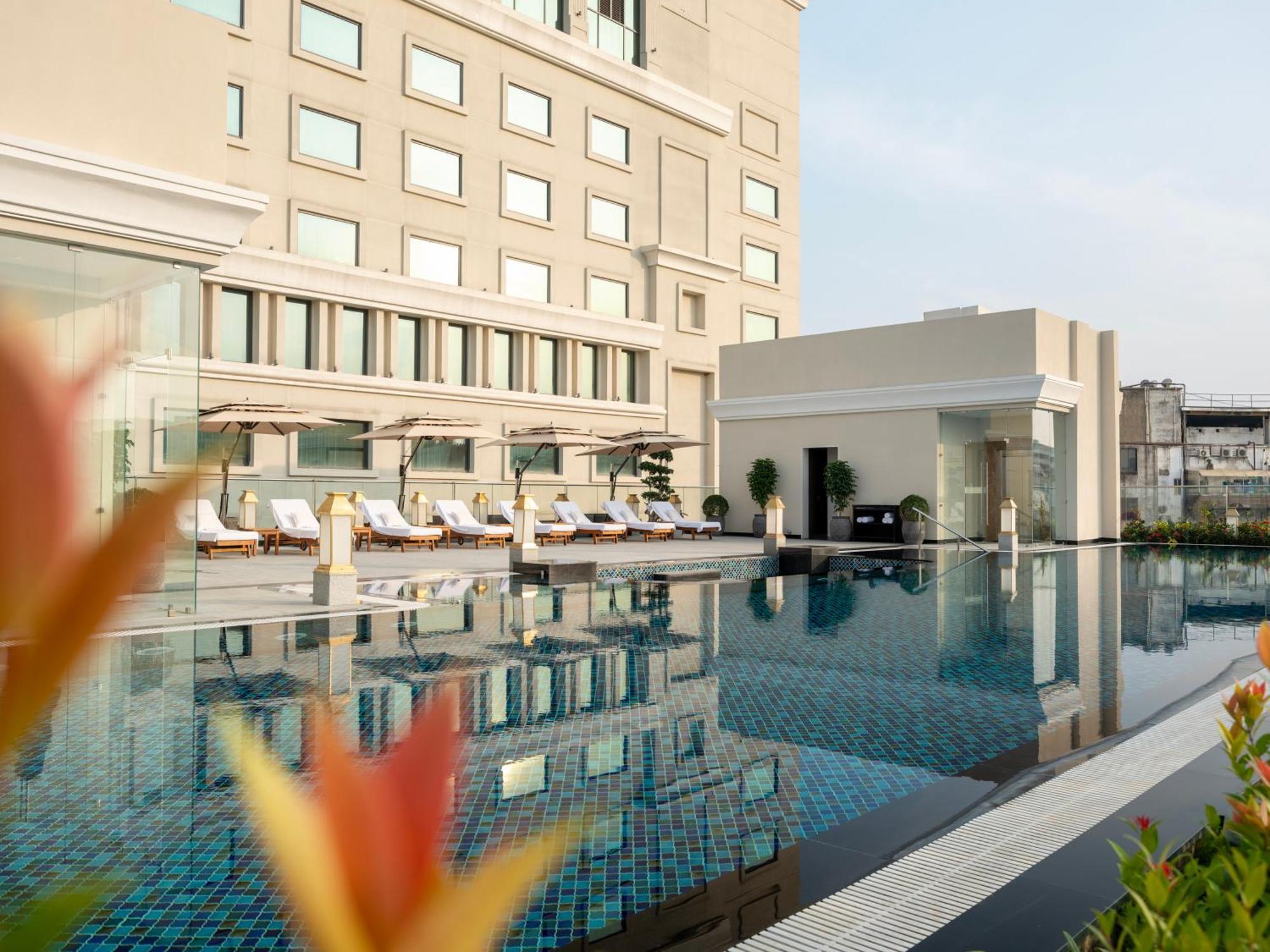 ホテル The Leela Hyderabad Banjara Hills エクステリア 写真