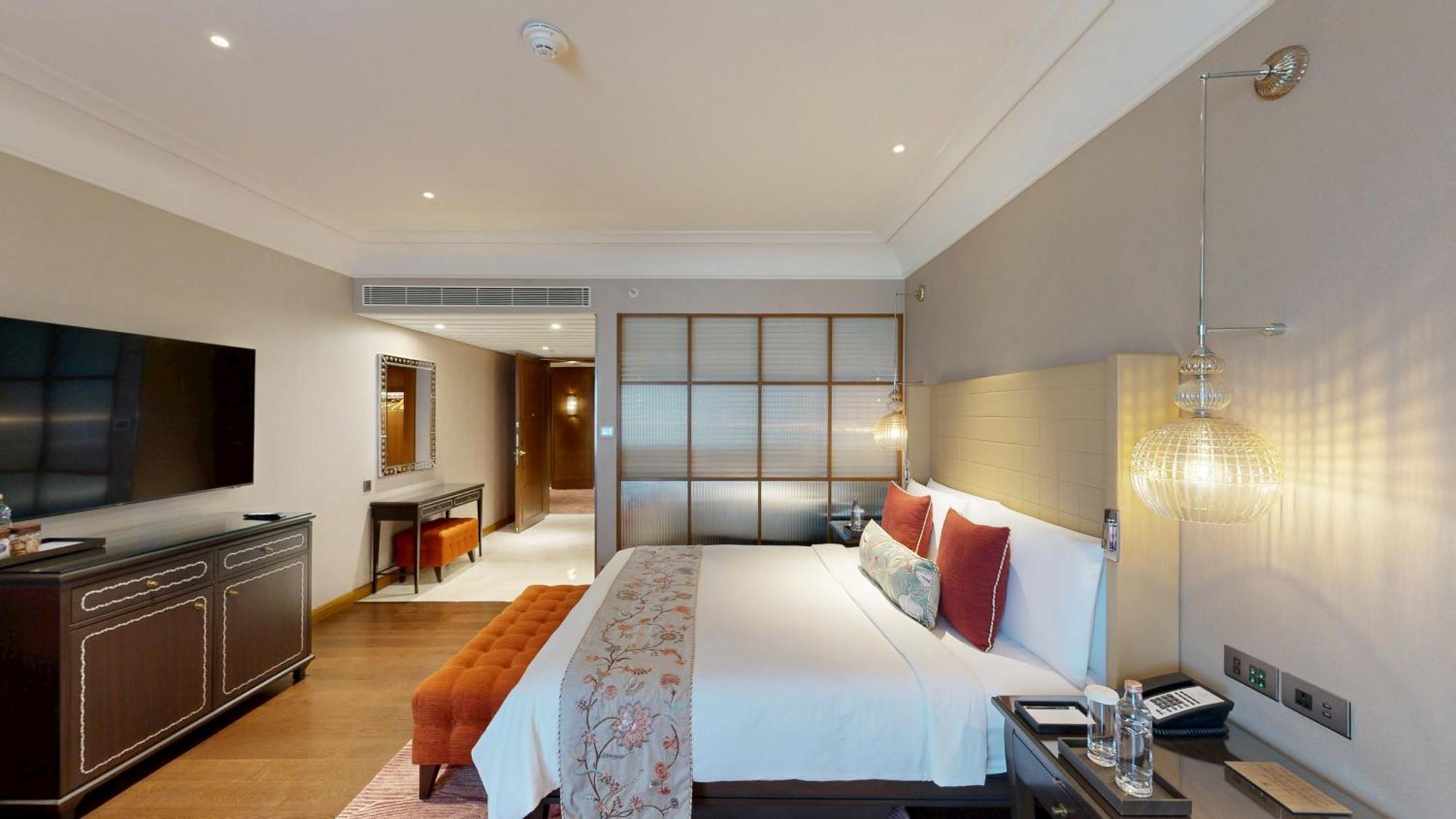 ホテル The Leela Hyderabad Banjara Hills エクステリア 写真
